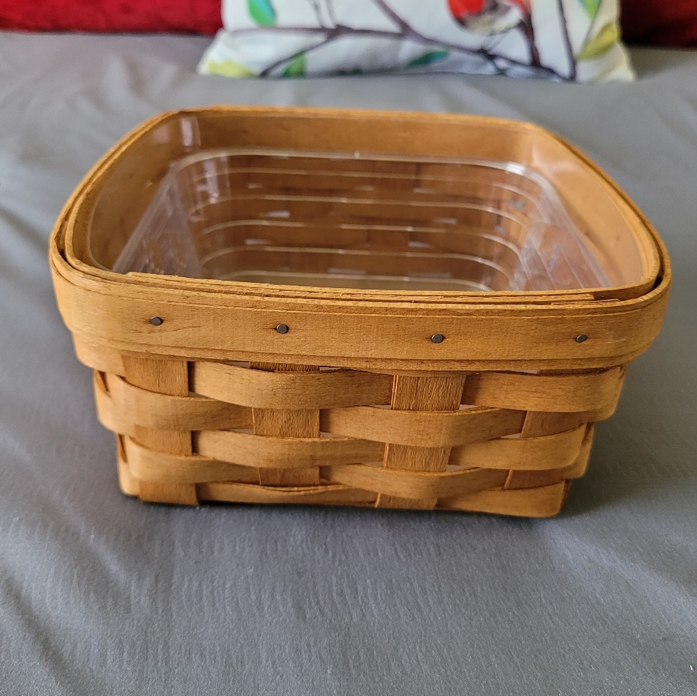 Longaberger 1992 Medium Berry Basket with Protector - EUC